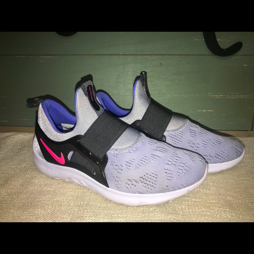 Women’s Nikes Slip-ons